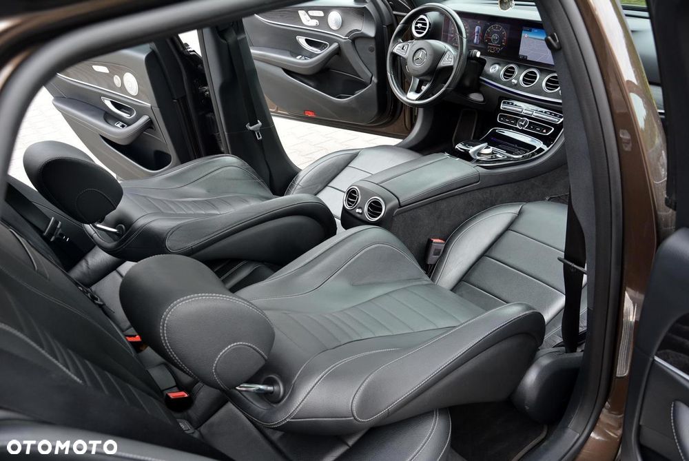 Mercedes-Benz Klasa E 250 9G-TRONIC - 28