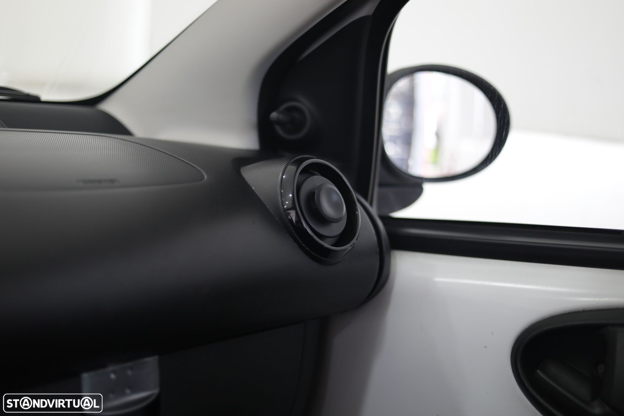 Toyota Aygo 1.0 X-Play+AC - 12