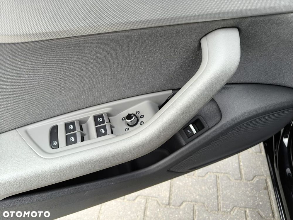 Audi A4 Avant 2.0 TDI DPF clean diesel Ambiente - 19