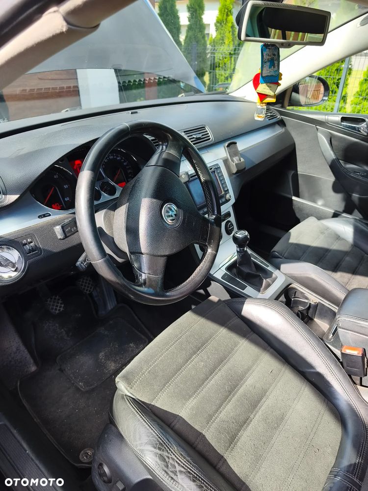 Volkswagen Passat 2.0 TDI Comfortline - 10