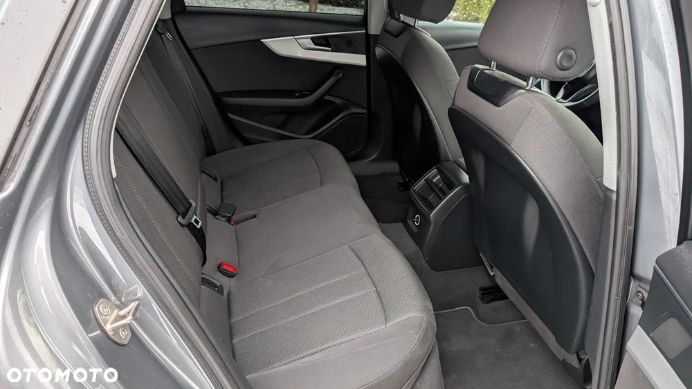 Audi A4 Avant 2.0 TDI ultra S tronic - 8