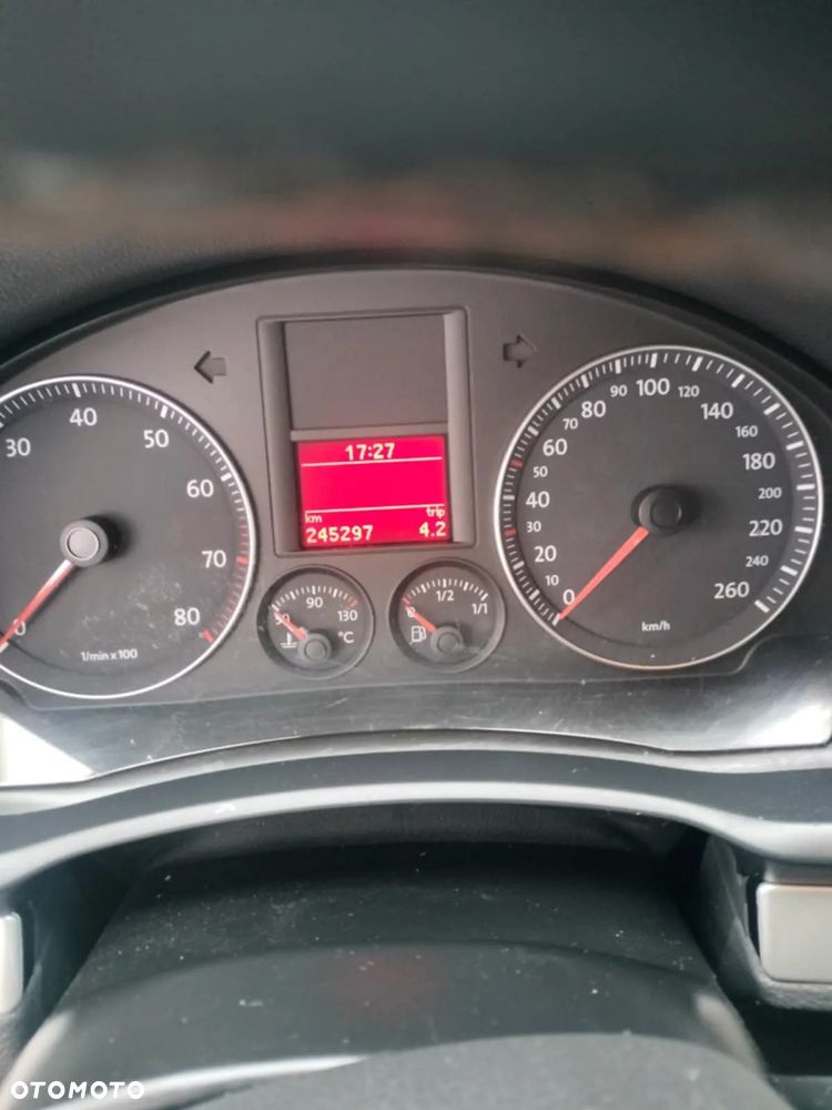 Volkswagen Jetta - 2