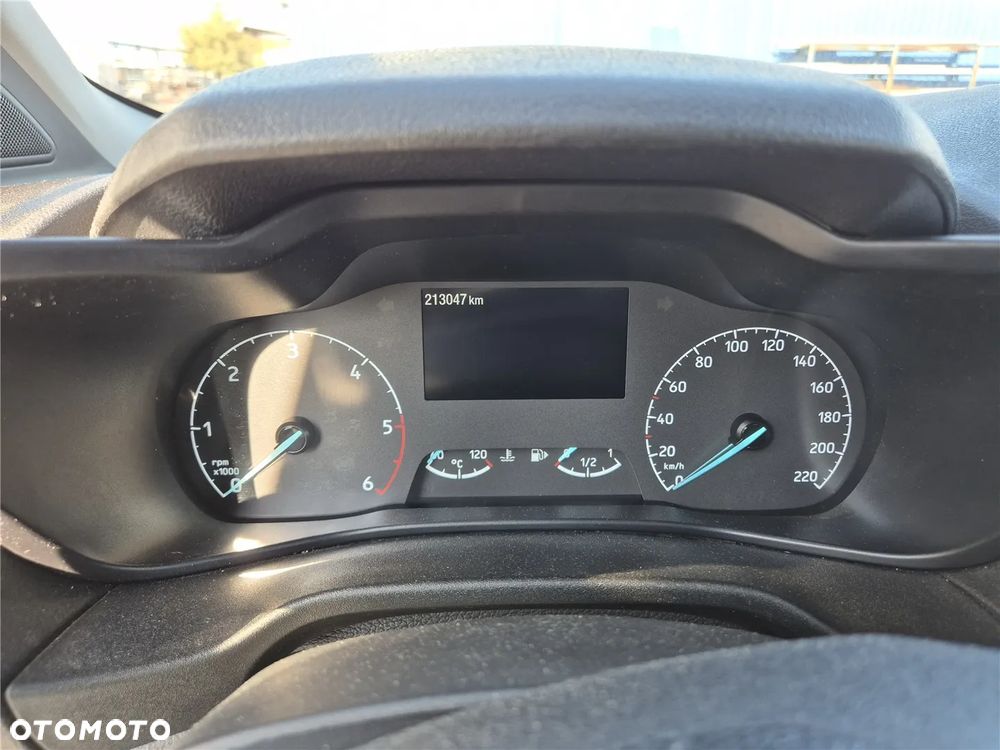 Ford Transit Connect - 9