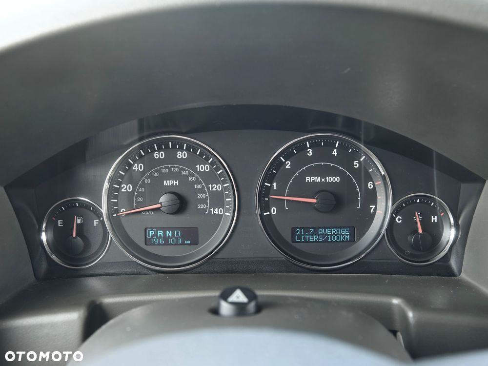 Jeep Commander - 9