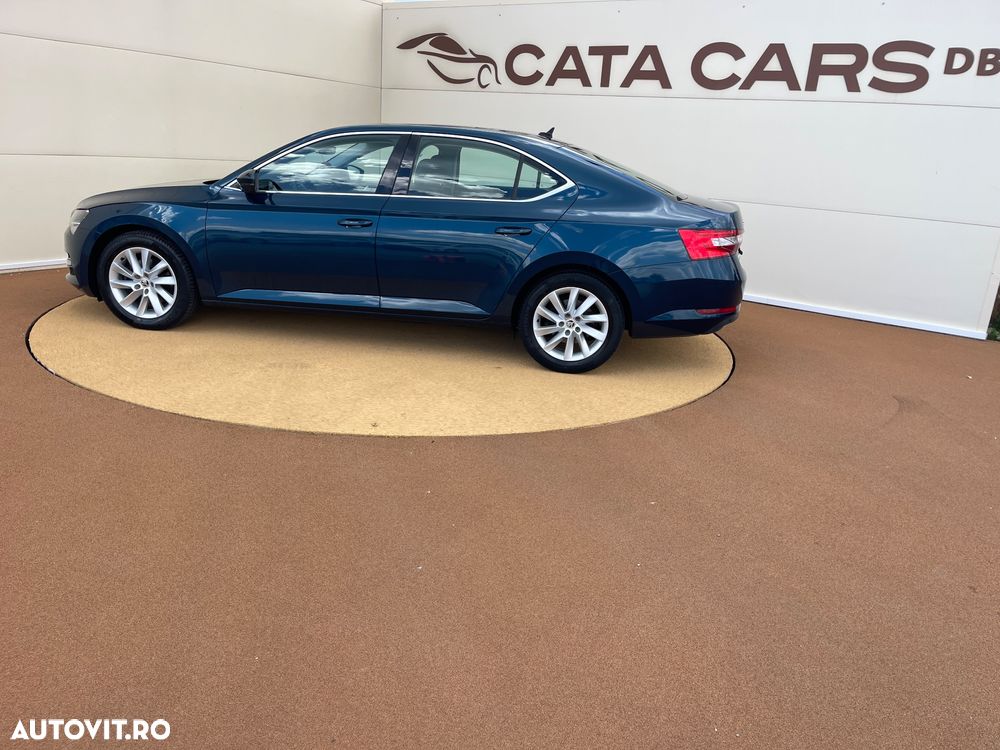 Skoda Superb 2.0 TDI DSG Premium Edition - 8