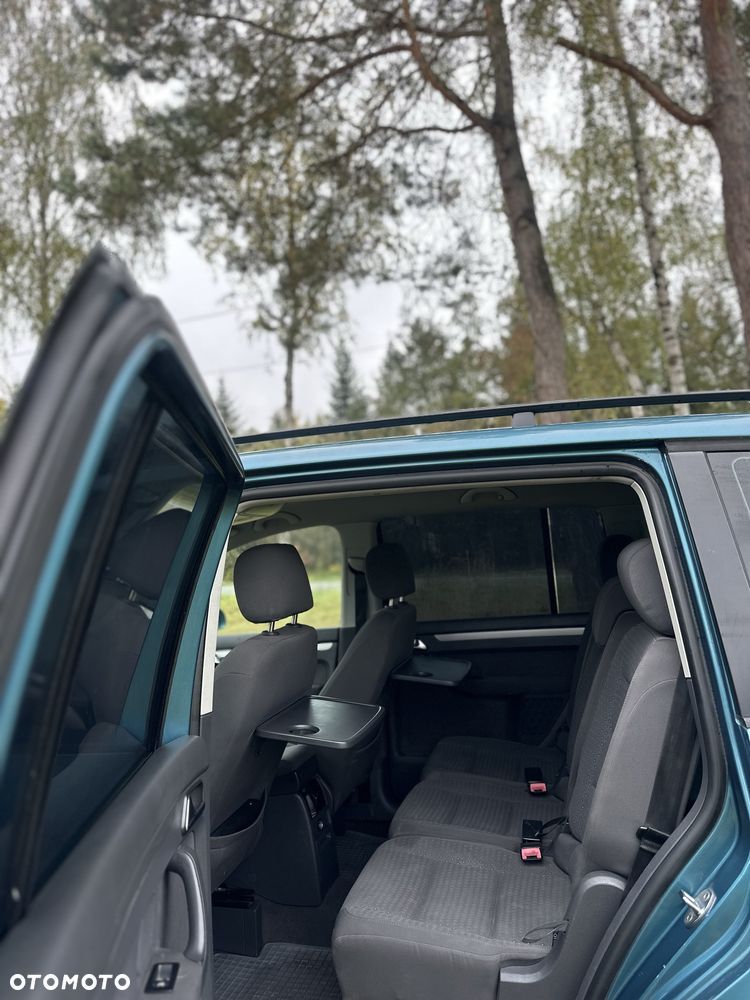 Volkswagen Touran - 7