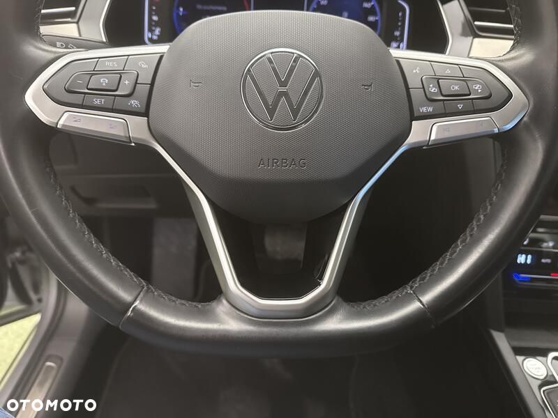 Volkswagen Passat - 13