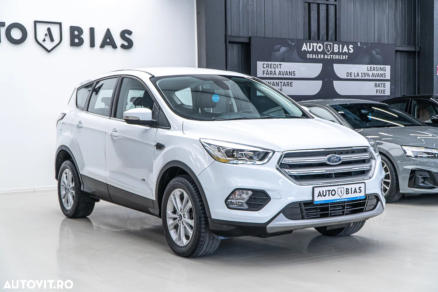 Ford Kuga 2.0 TDCi 4WD Powershift Titanium - 4
