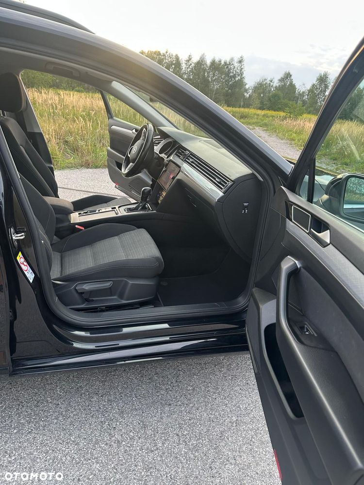 Volkswagen Passat Variant 2.0 TDI EVO Elegance DSG - 27