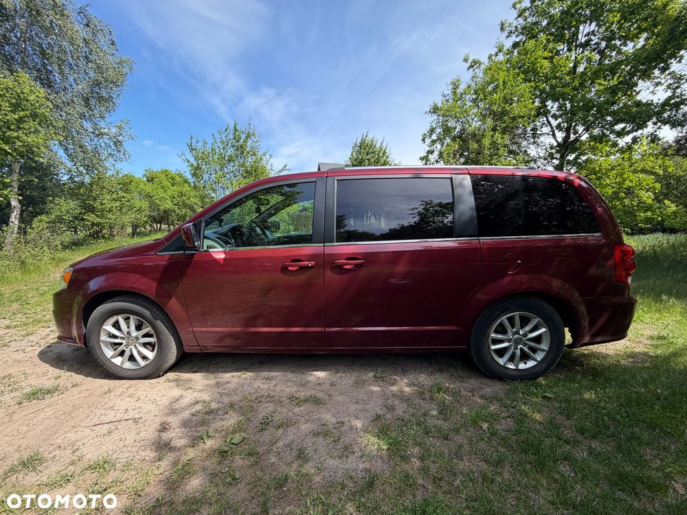 Dodge Grand Caravan 2018 photo 2