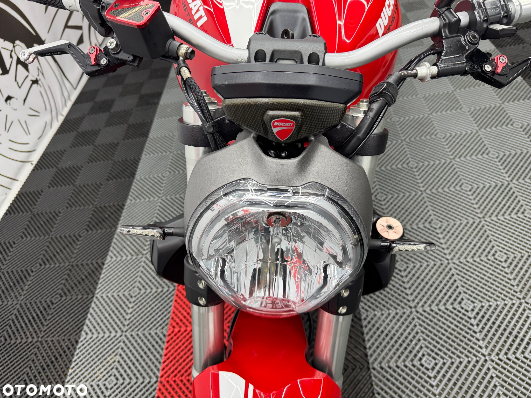 Ducati Monster - 10