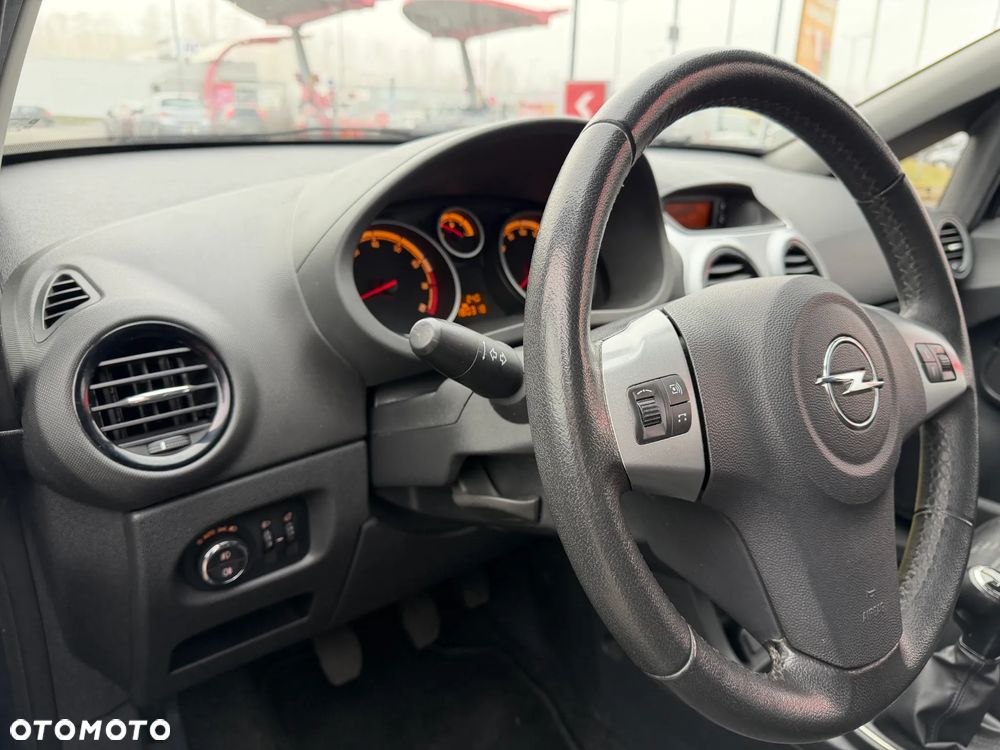 Opel Corsa 1.4 16V Cosmo - 20