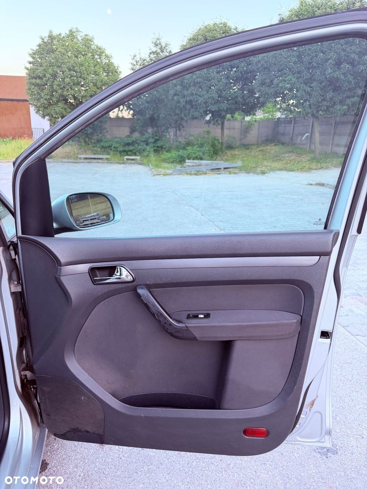 Volkswagen Touran - 20