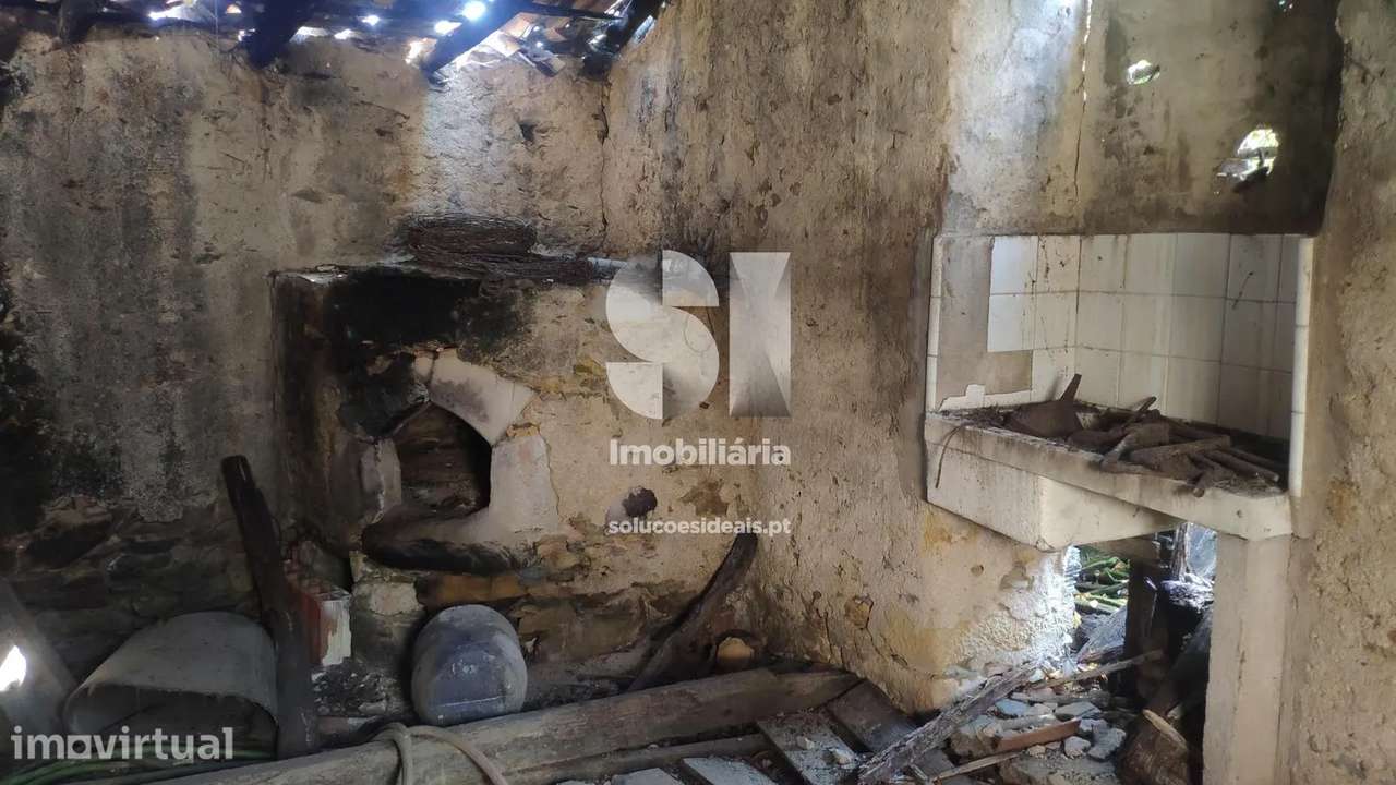 Moradia para Restaurar / Ervideira - Vila Nova de Poiares - Grande imagem: 3/23