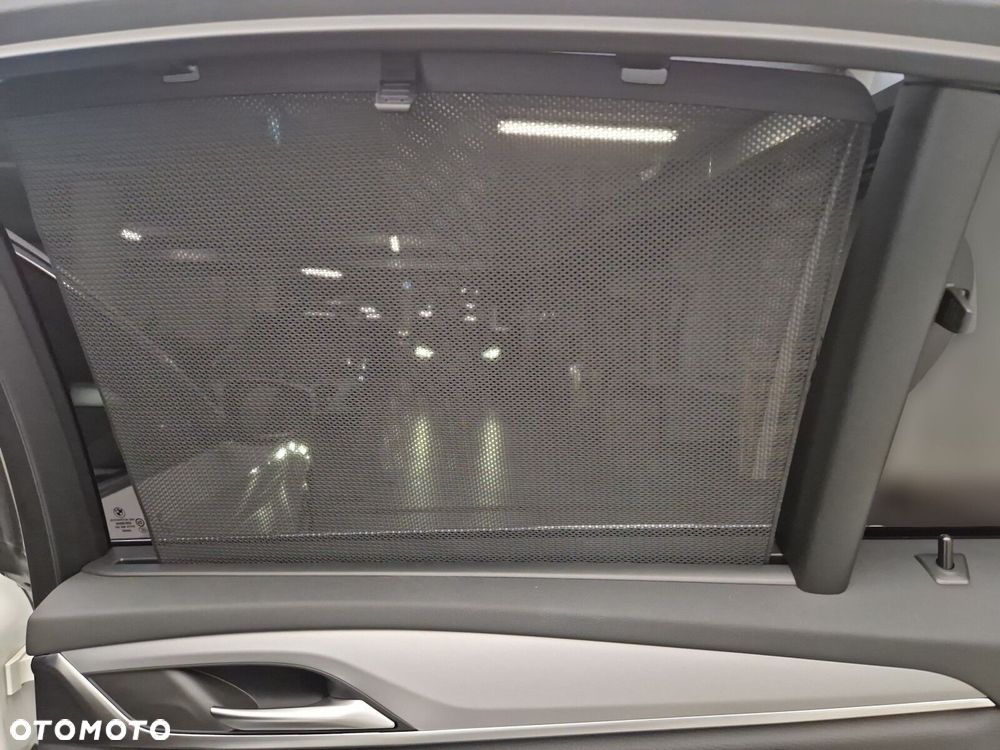 BMW Seria 5 520d MHEV - 23