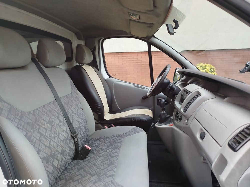 Opel Vivaro - 10