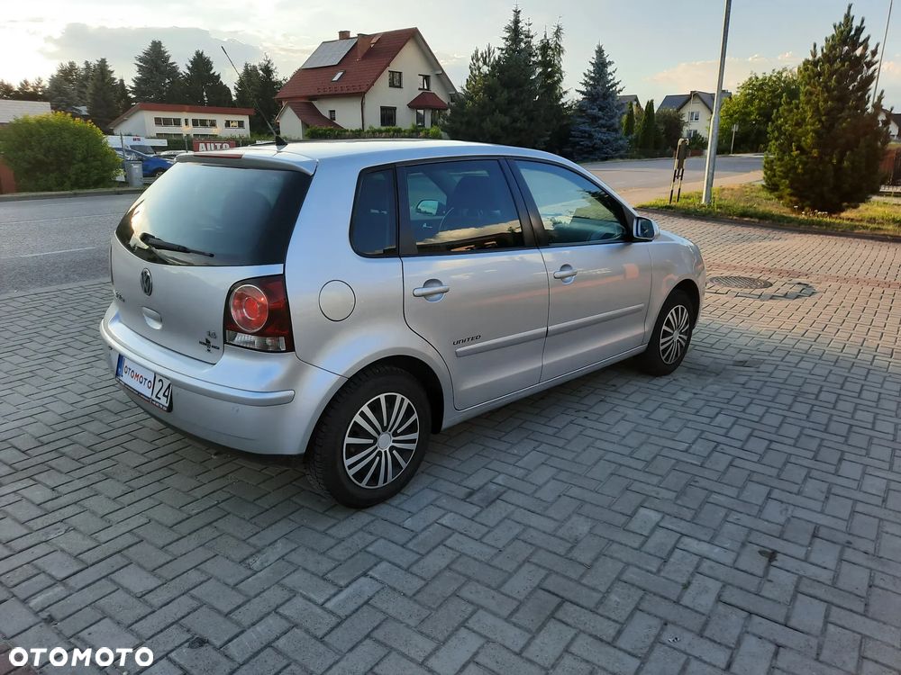Volkswagen Polo 1.4 16V Comfortline - 10