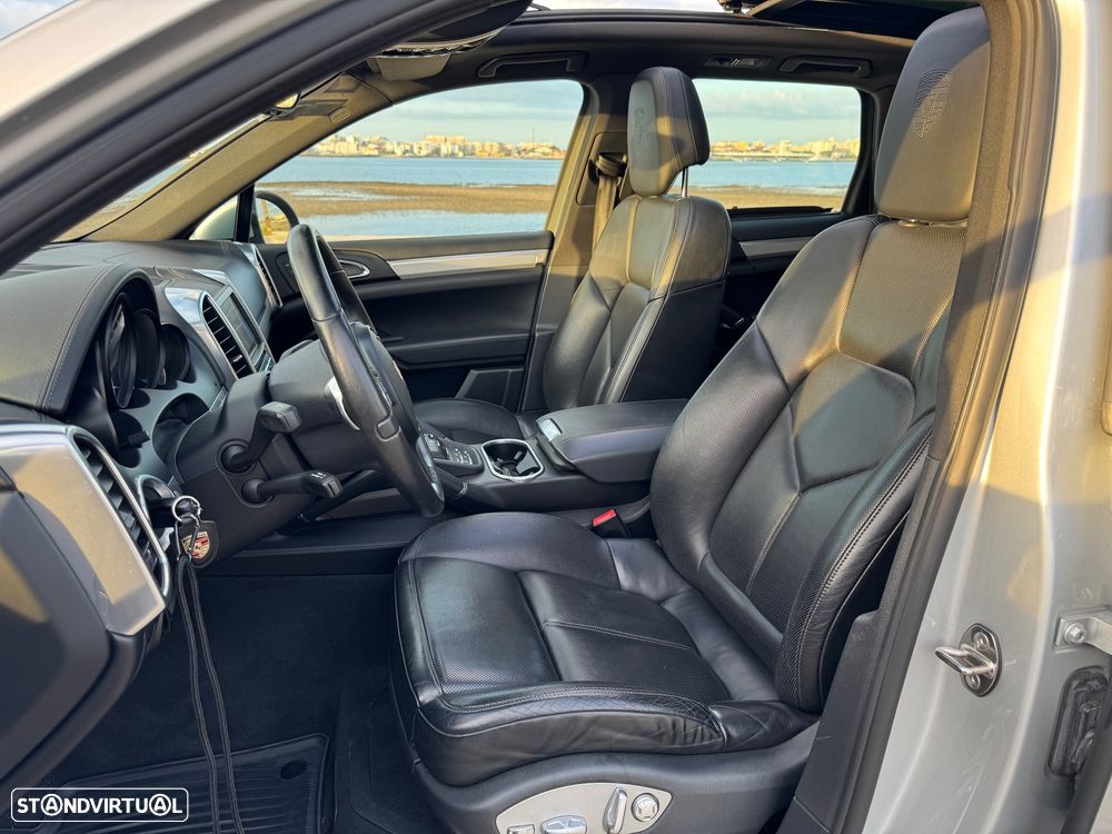 Porsche Cayenne S - 33