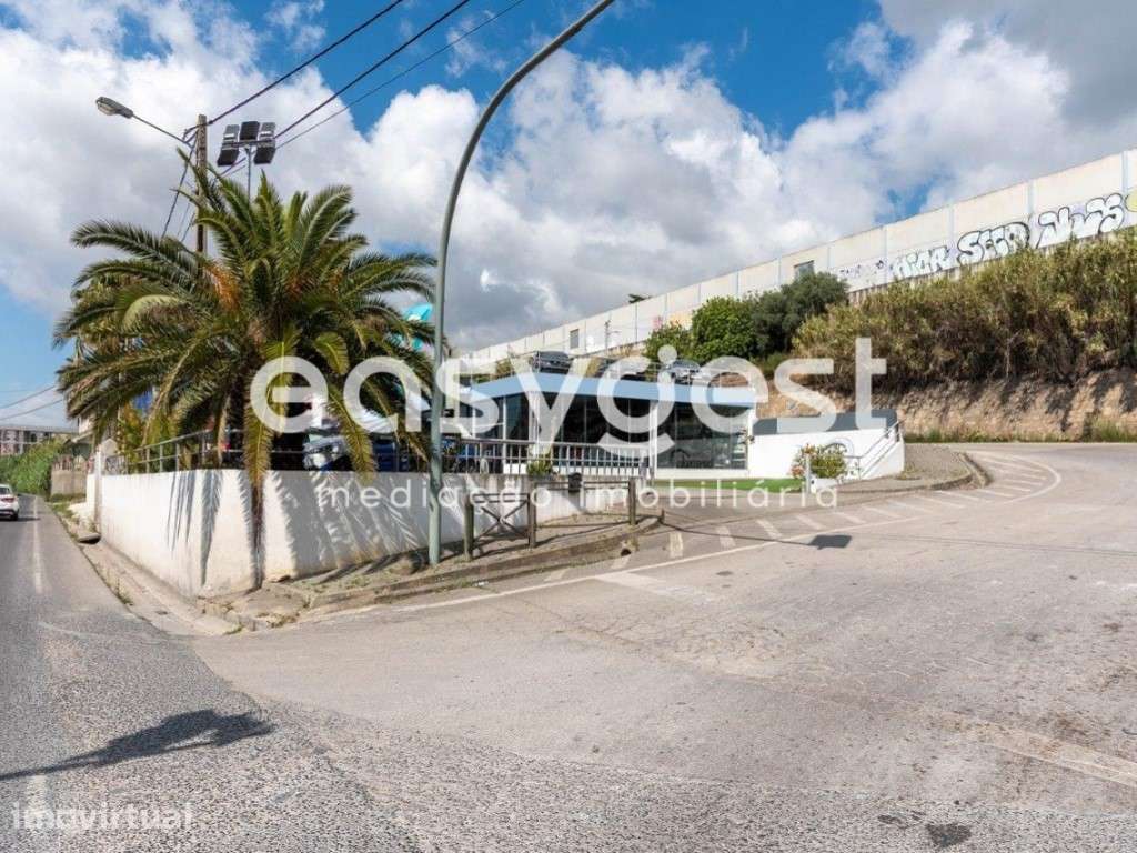 Requintado edifício, localizado na Quinta da Figueira, N10 V.F.XIRA - Grande imagem: 4/49