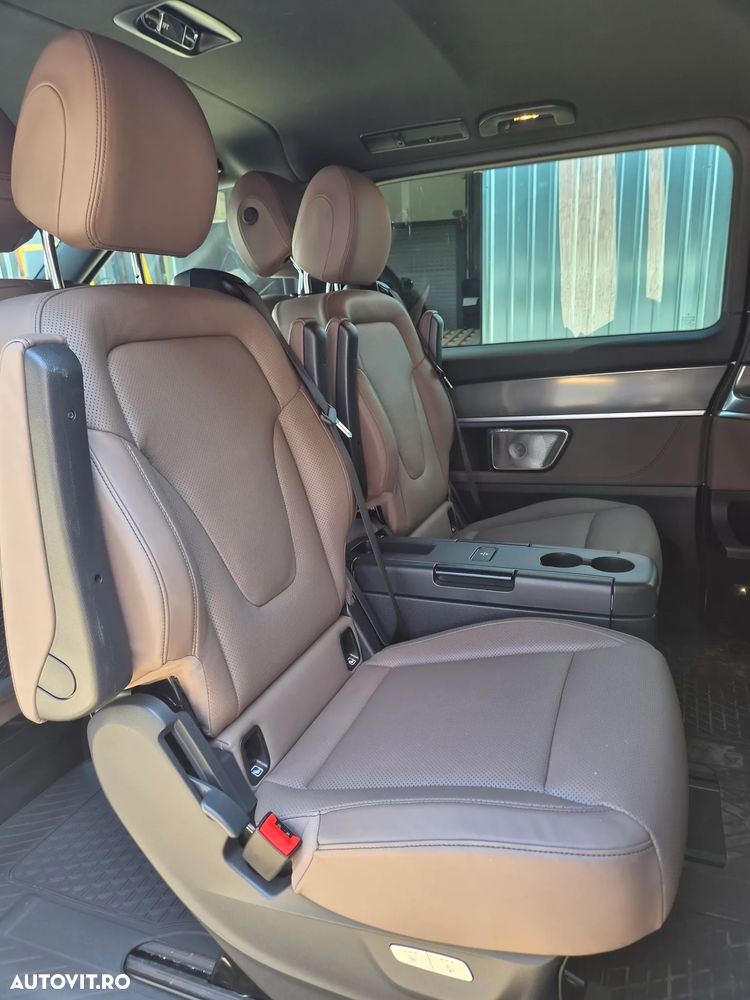 Mercedes-Benz V 300 d Extralang 4Matic 9G-TRONIC Edition - 23