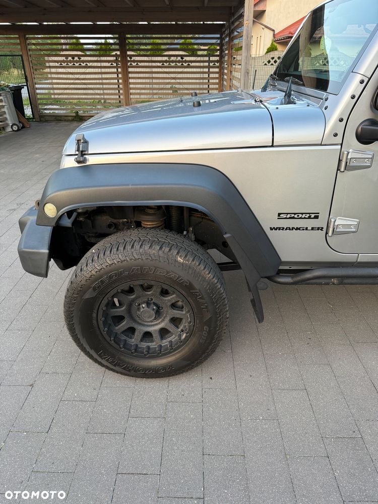 Jeep Wrangler - 12