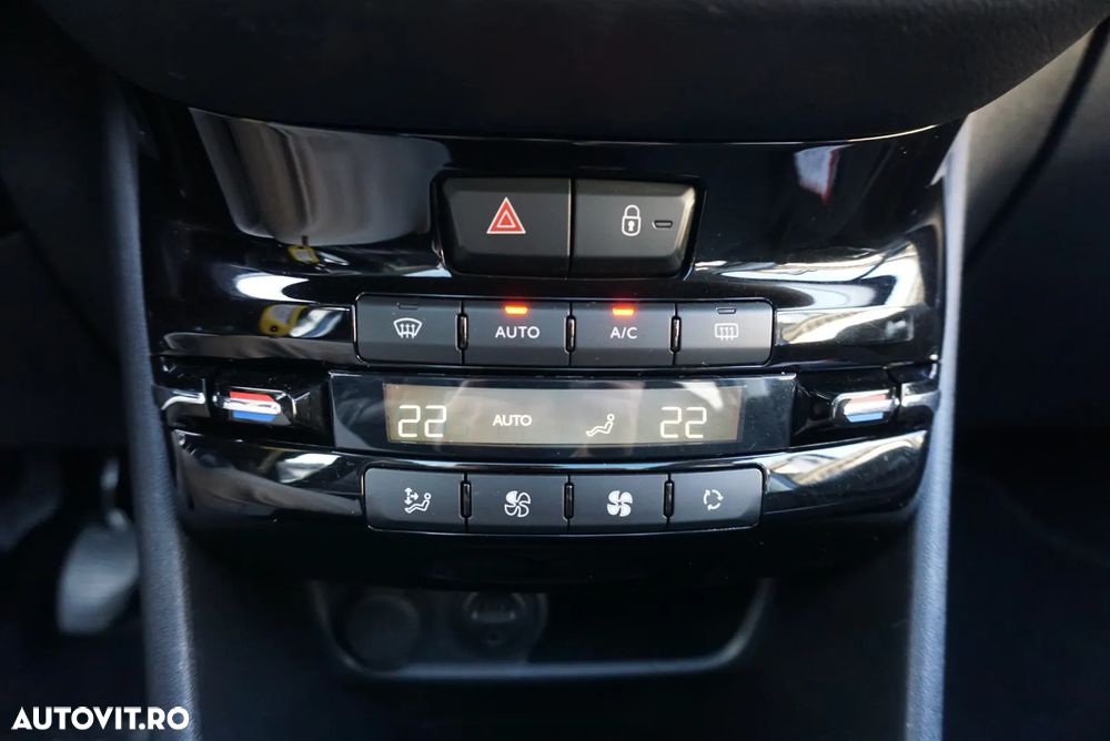 Peugeot 208 PureTech 82 Allure - 16