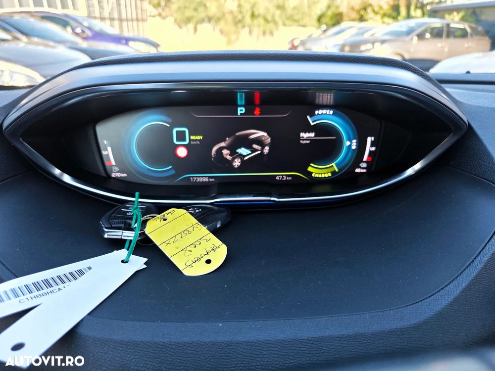Peugeot 3008 PHEV 300 EAT8 4X4 GT - 26