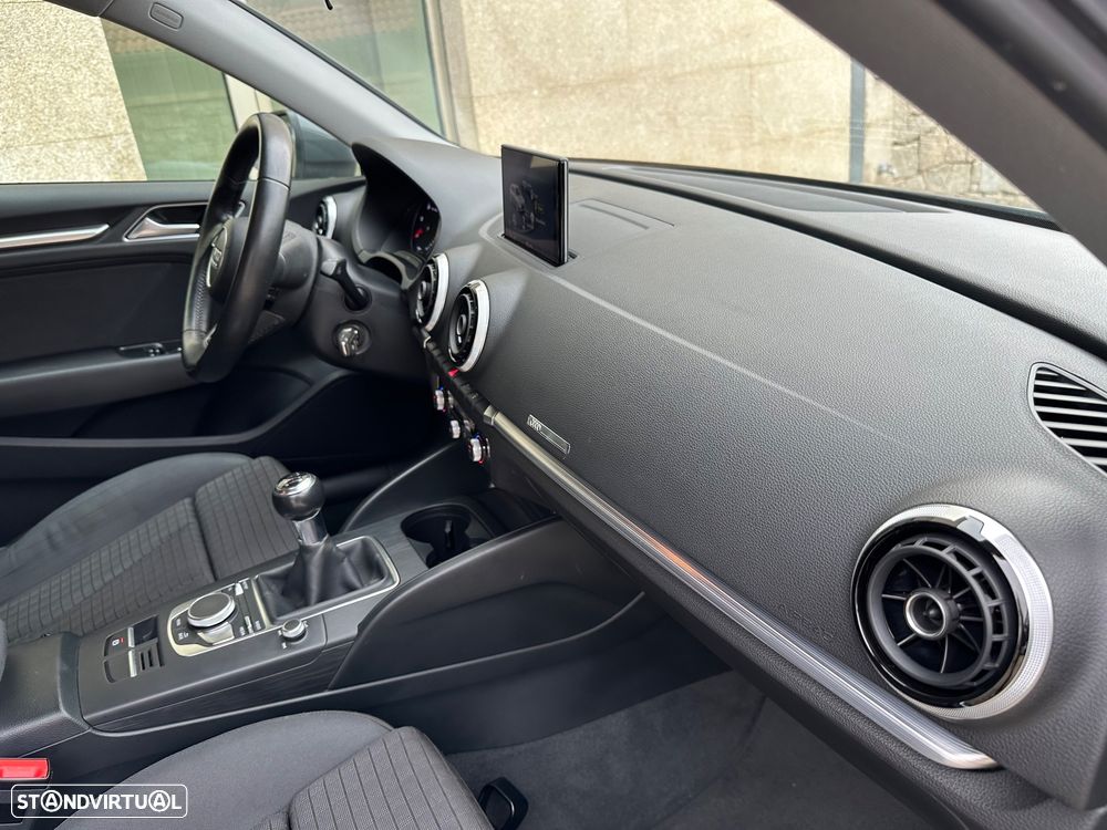 Audi A3 1.6 TDI Sport - 10