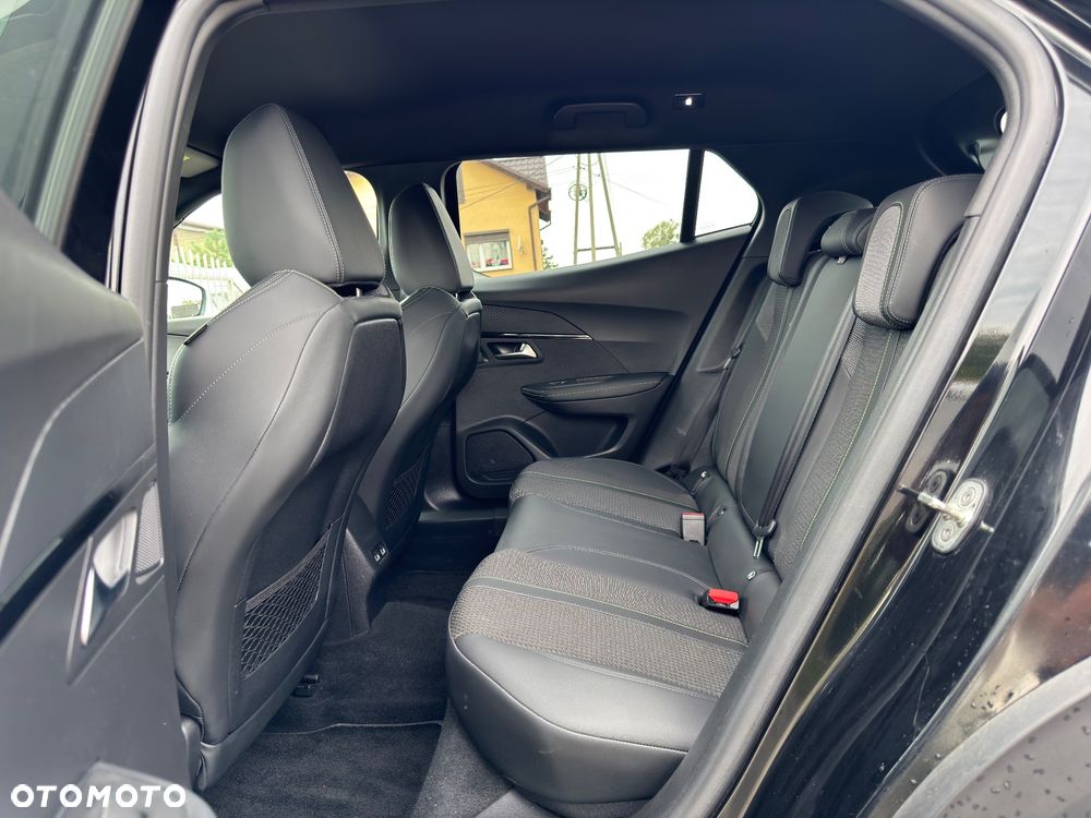 Peugeot 2008 PureTech 130 EAT8 GT - 19