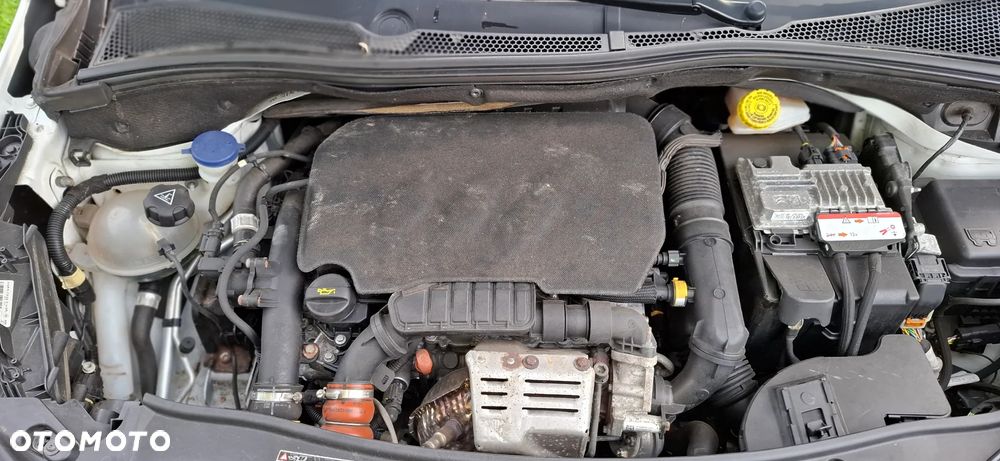 Peugeot 2008 1.2 Pure Tech GPF Allure S&S EAT6 - 36