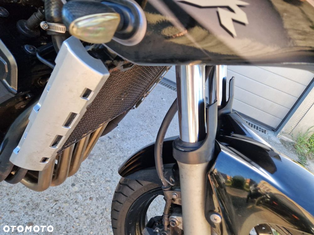 Yamaha FZS - 12