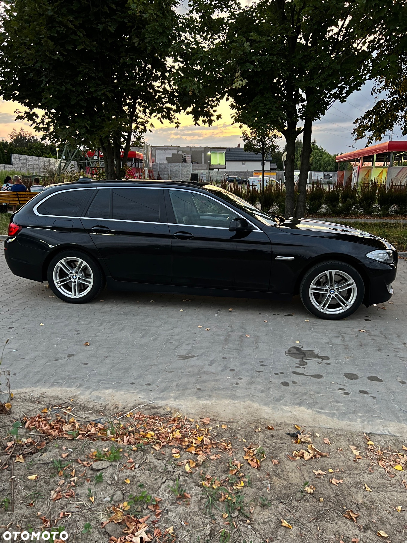 BMW Seria 5 530d xDrive Touring Luxury Line - 4