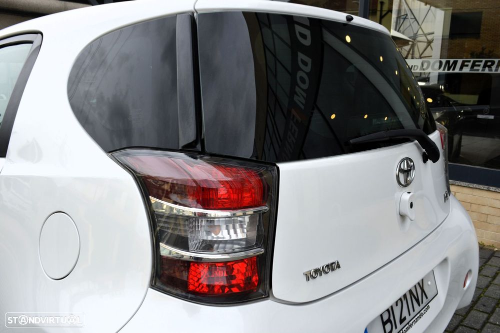 Toyota iQ 1.0 VVT-i Essential+AC - 52