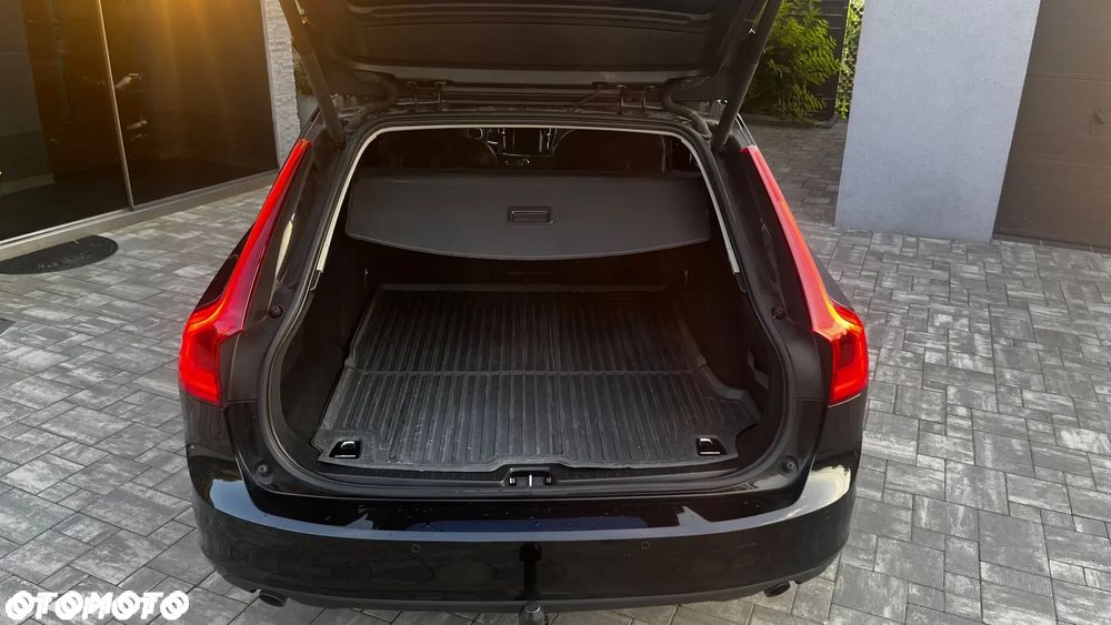 Volvo V90 D4 Momentum - 9