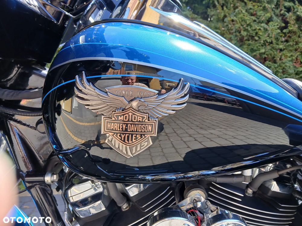 Harley-Davidson CVO Street Glide - 11