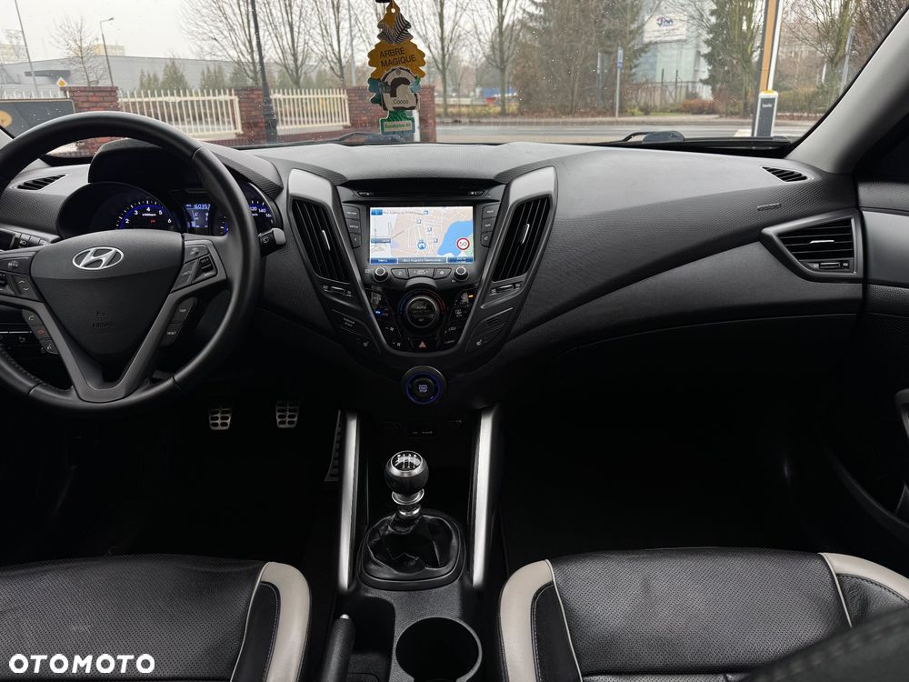 Hyundai Veloster 1.6 Turbo Premium - 22