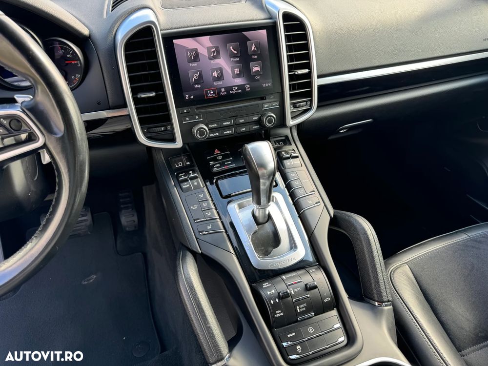 Porsche Cayenne 3.0 L - 18