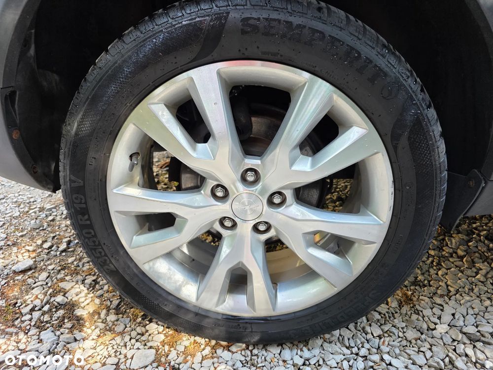 Volkswagen Tiguan - 12
