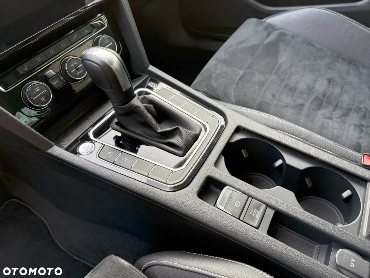 Volkswagen Passat 2.0 TDI Elegance DSG - 17