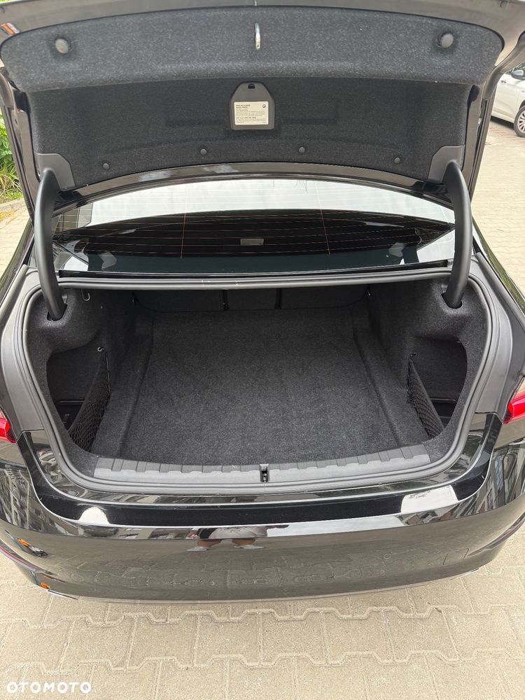 BMW Seria 3 330i Sport Line - 13