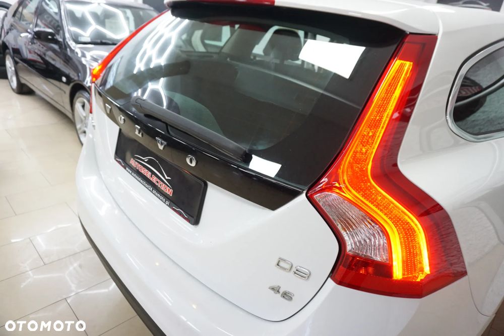Volvo V60 D3 Momentum - 21