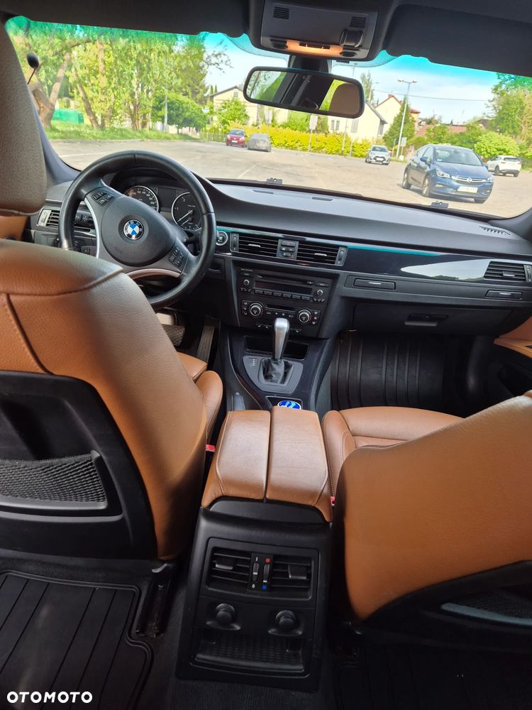 BMW Seria 3 320d xDrive DPF - 13