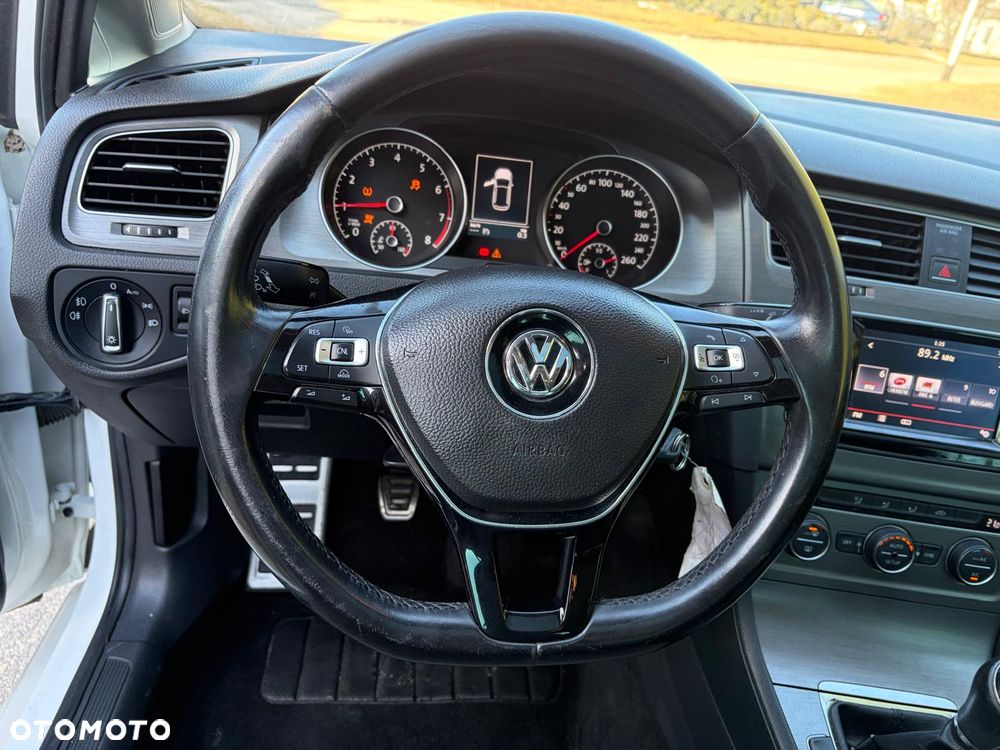 Volkswagen Golf - 11