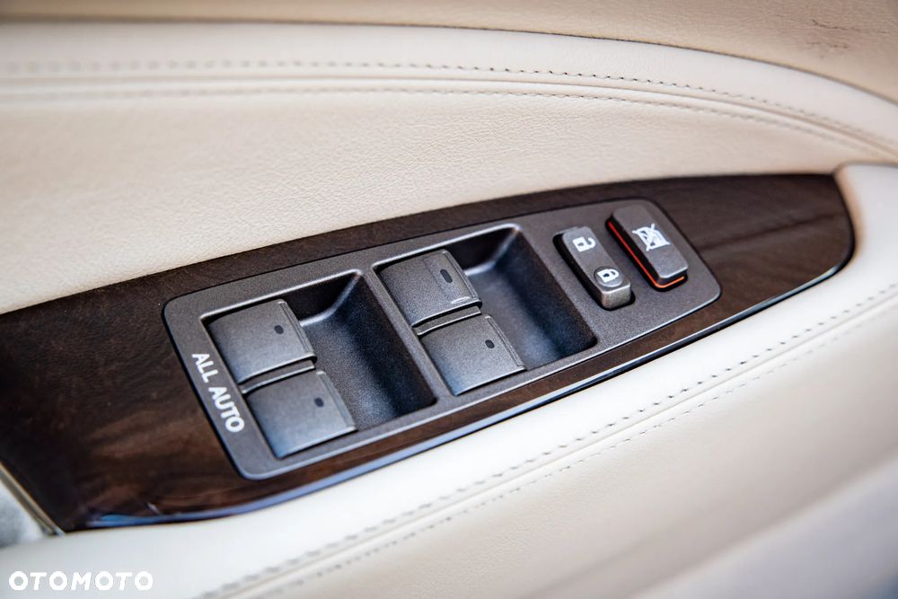 Lexus LS 460 Prestige - 35