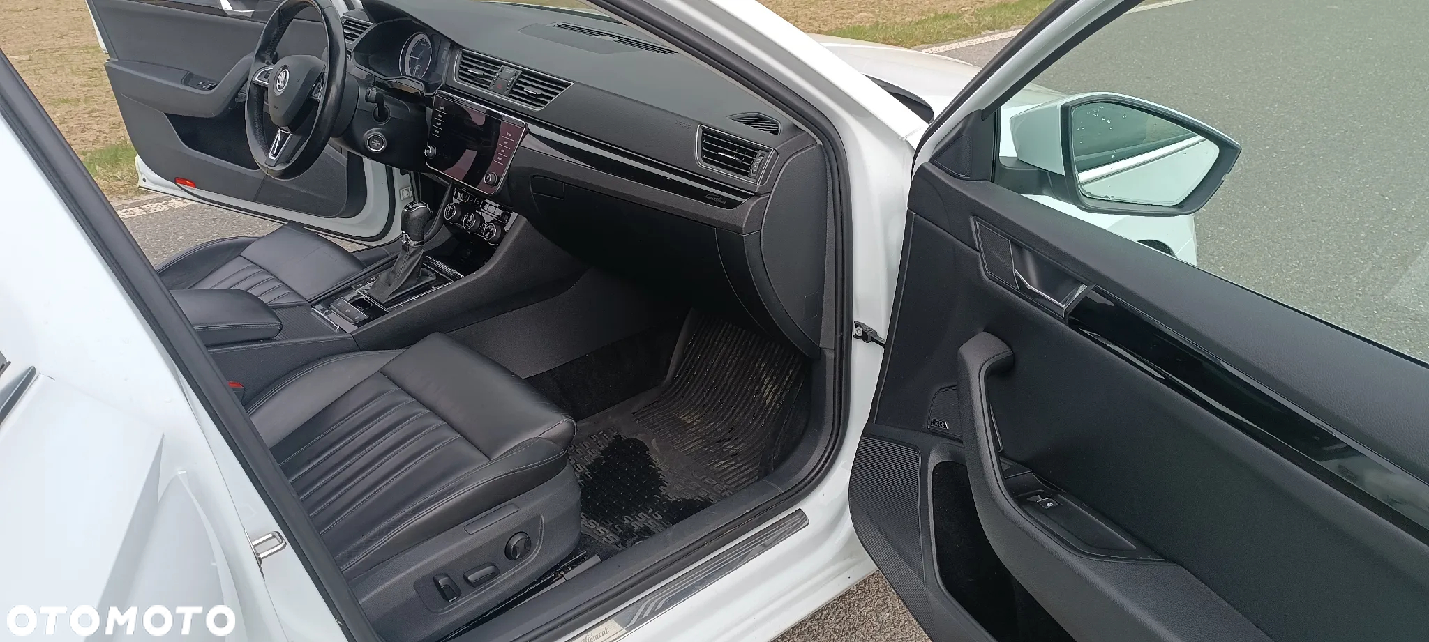 Skoda Superb Combi 2.0 TDI 4x4 DSG L&K - 27