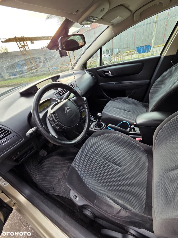 Citroën C4 1.6 16V Impress - 12