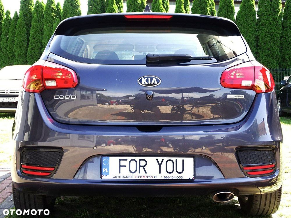 Kia Ceed - 10