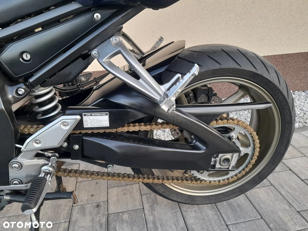 Yamaha FZ - 26