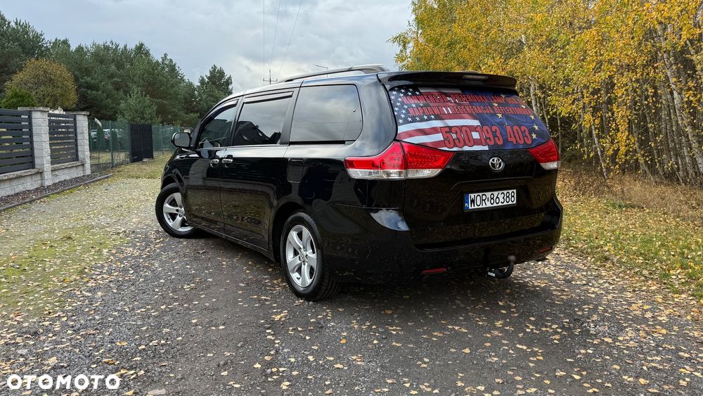 Toyota Sienna 3.5 V6 - 16