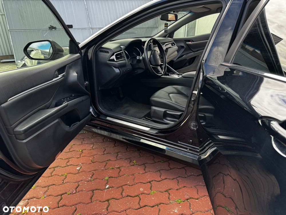 Toyota Camry - 10